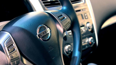 Главу концерна Nissan Карлоса Гона уволили