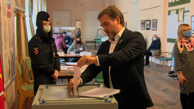 Представители партии «Новые люди» Дмитрий Павлов и Дмитрий Панов проголосовали на своих участках