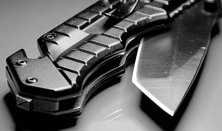 Посетитель «Магнита» ударил ножом охранника за банку сгущенки - tvspb.ru