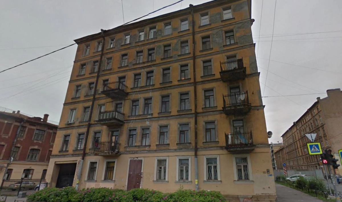 Судебные приставы выселили жильцов из аварийного дома на Тележной улице - tvspb.ru