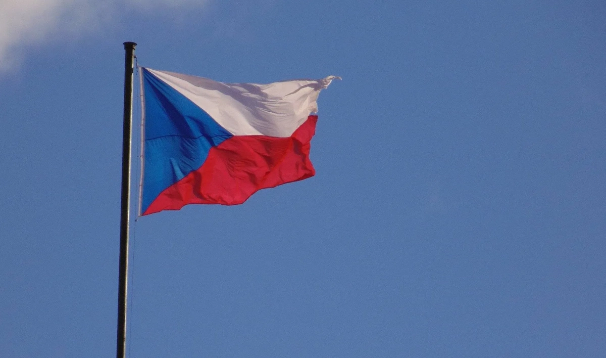 Чехия высылает более 60 российских дипломатов - tvspb.ru