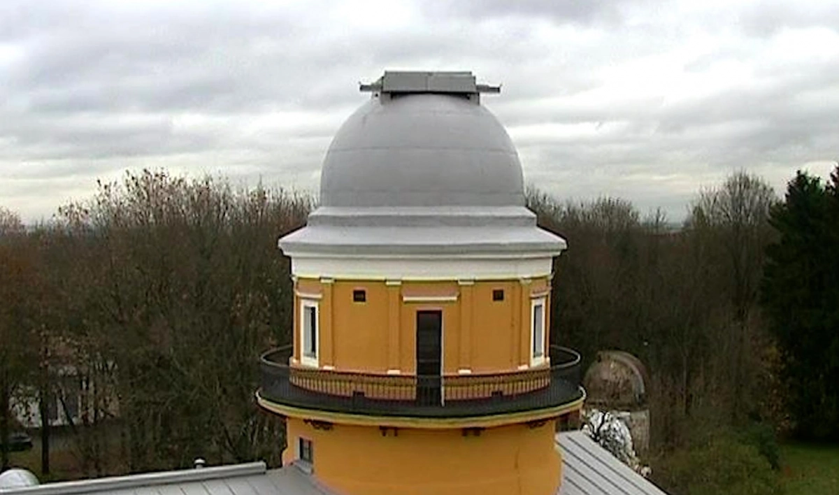 Пулковскую обсерваторию оштрафовали на 100 тысяч рублей за плохое состояние фасада одного из зданий - tvspb.ru