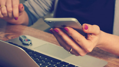 Компания Apple остановила продажи своей техники в России