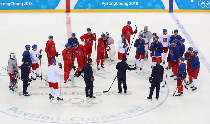 Тренер чешских хоккеистов запретил российским журналистам снимать тренировку команды - tvspb.ru