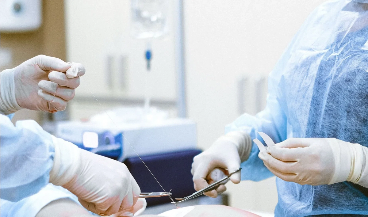 Ученые СПбГУ вместе с коллегами из 22 стран нашли способ снижения кровотечений при операциях - tvspb.ru