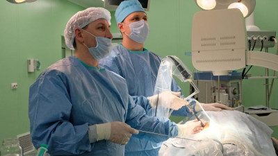 В Александровской больнице провели уникальную операцию по удалению аденомы гигантского объема
