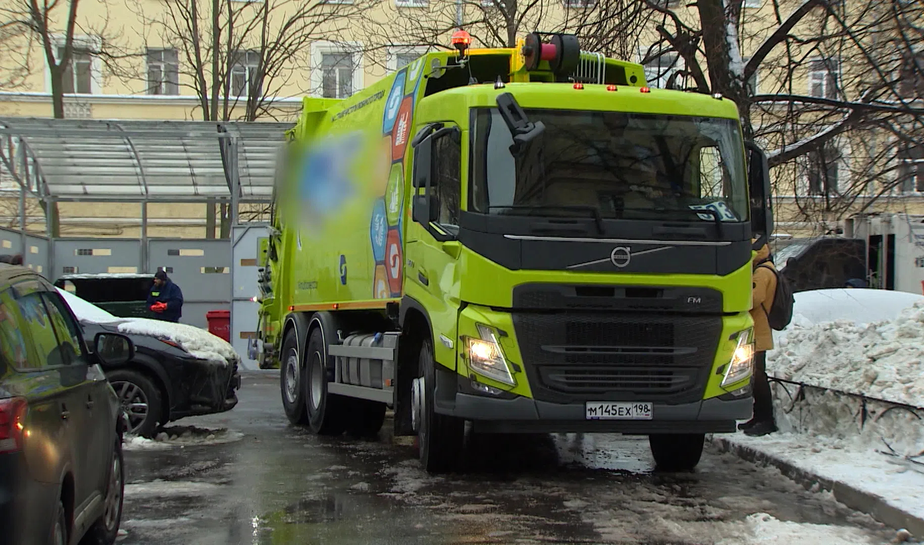 Генеральный директор НЭО заявила, что машин для вывоза мусора хватает ...