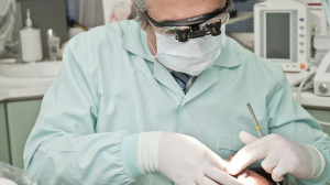 Как петербуржцы относятся к имплантации зубов?