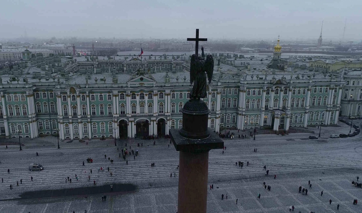 У Дворцовой площади ограничат движение транспорта 26-27 января - tvspb.ru