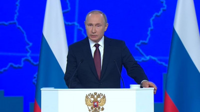 Путин: Нужно увеличить льготы по налогам для семей с детьми