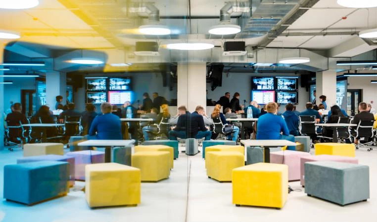 В ИТМО на Кронверкском проспекте открылся современный коворкинг с VR-зоной - tvspb.ru