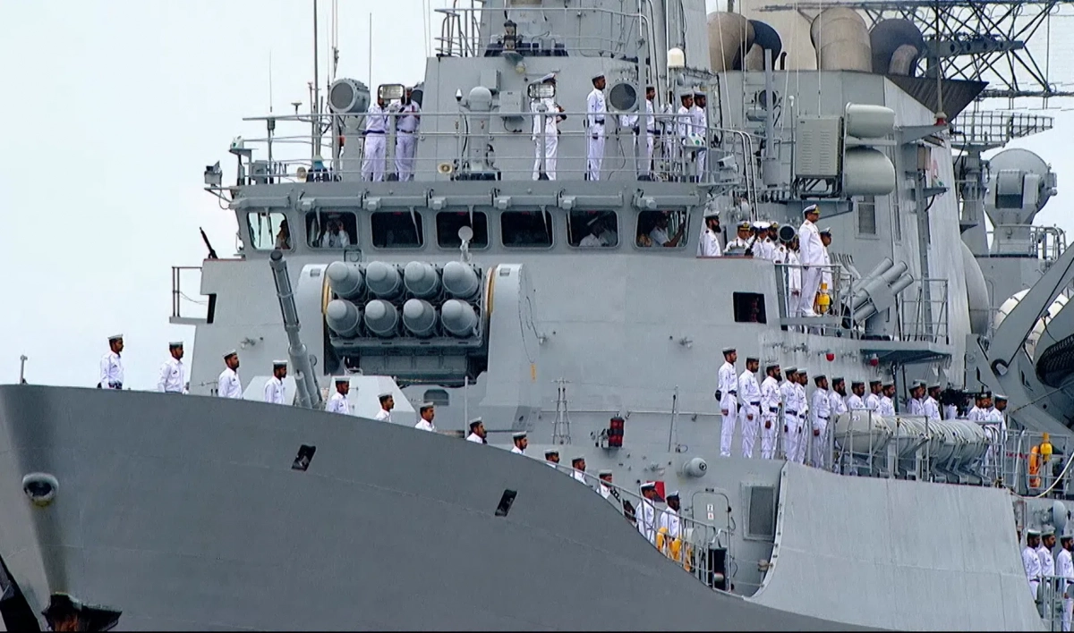 Военно-морской парад с участием кораблей ВМФ России прошел в Сирии - tvspb.ru