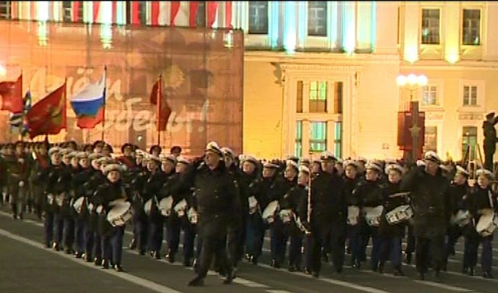 Военный оркестр ЗВО приступил к репетициям парада в честь 75-летия снятия блокады Ленинграда - tvspb.ru