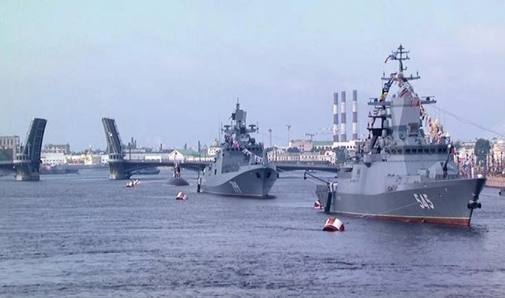 Вице-губернатор Совершаева в библиотеке Главного штаба ВМФ рассказала о подготовке к Военно-морскому параду - tvspb.ru