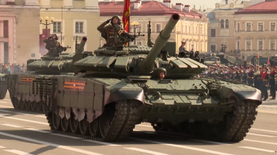 Финальная репетиция Парада Победы с пролетом авиации прошла на Дворцовой площади