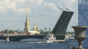 В Петербурге днем развели мосты