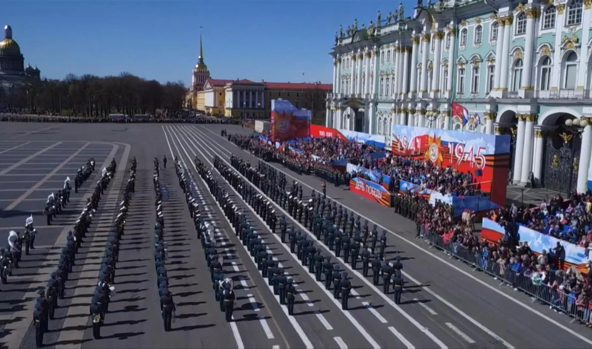 Петербург вместе со всей страной отмечает День Победы - tvspb.ru