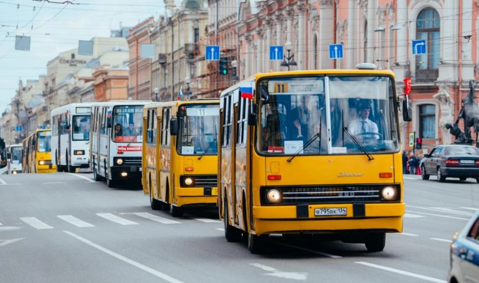 В параде ретро-транспорта на День города примут участие 235 машин - tvspb.ru