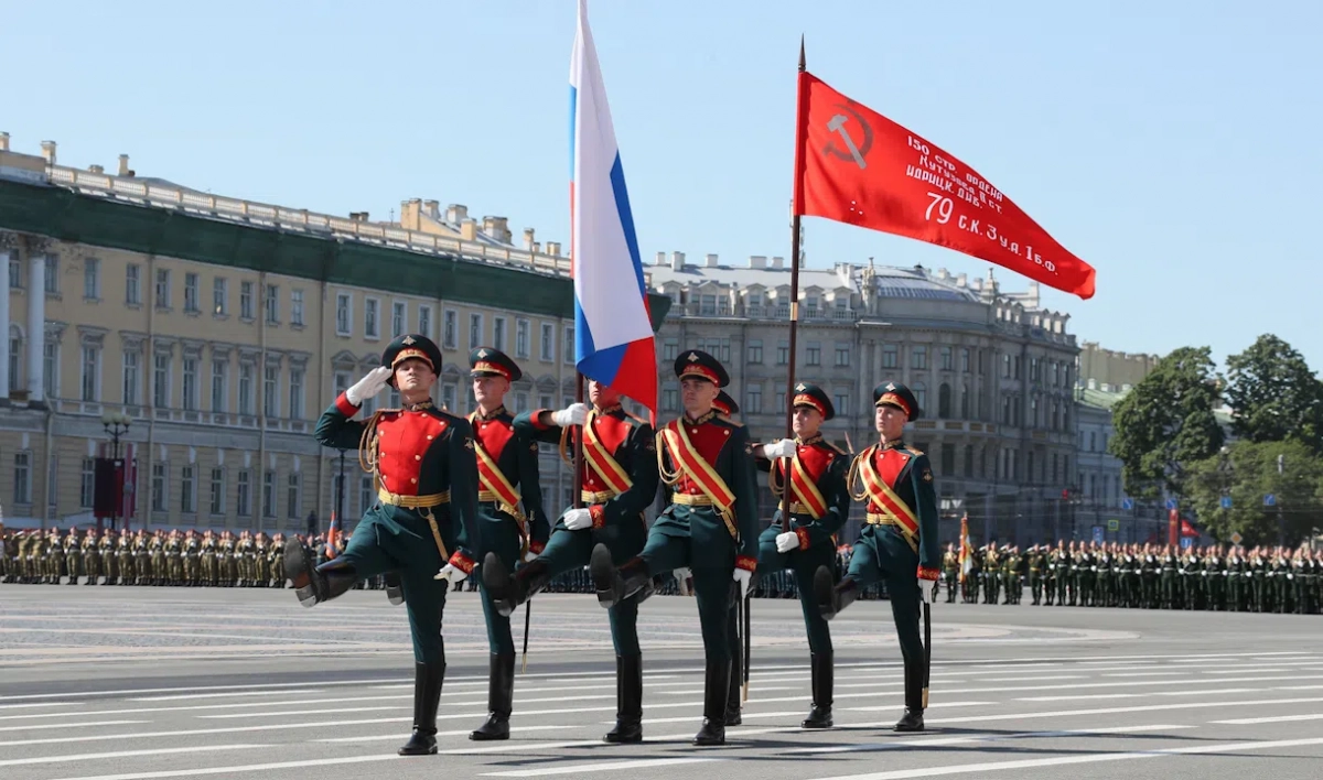 На парад Победы на Дворцовой площади пригласили более 300 ветеранов - tvspb.ru