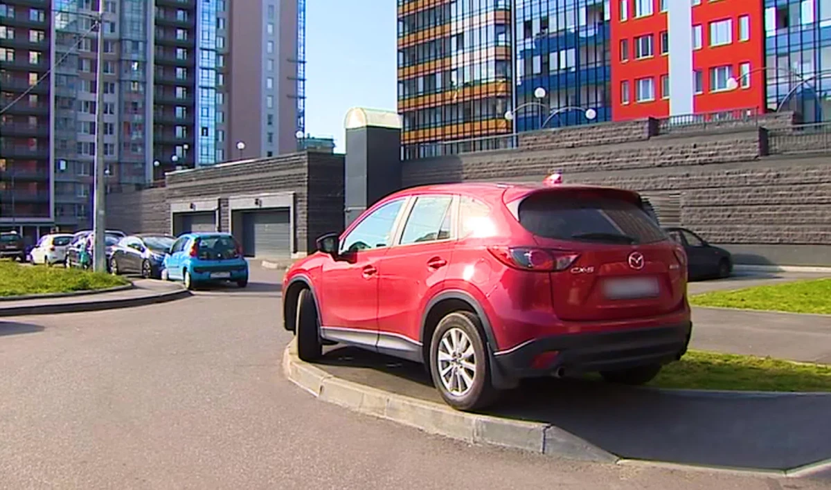 За 10 дней в Петербурге выявили более 2 тысяч нарушений правил парковки - tvspb.ru