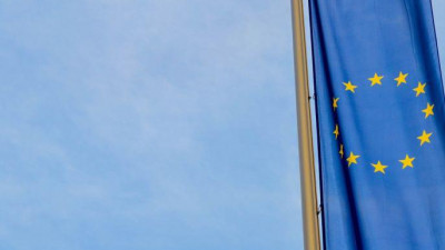 Зампред Европарламента заявил о необходимости снятия санкций с России