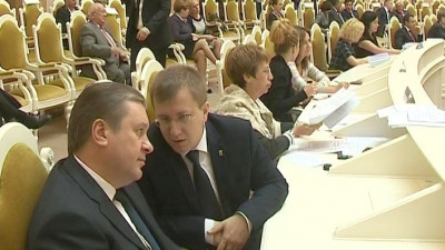 Петербургские депутаты поддержали предложение о запрете коллекторских агентств