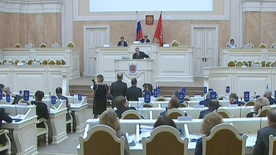 На заседании ЗакСа обсуждают планы по развитию медицины на ближайшие два года