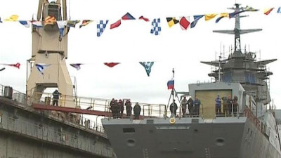 На корвет «Гремящий» подали электричество