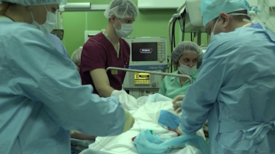 В Петербурге провели уникальное кесарево сечение с метропластикой. Опытом заинтересовались врачи из Израиля