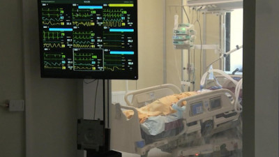 Переболеть vs вакцинироваться. Ученый рассказал о различиях в путях приобретения иммунитета к COVID-19