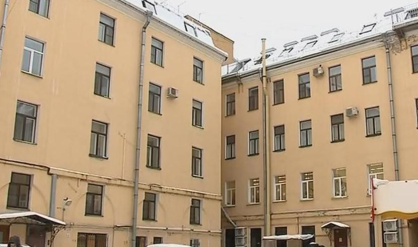 Место под крышей аптекарский пер 4 фото Как жители исторического дома в центре Петербурга борются с незаконной переплани