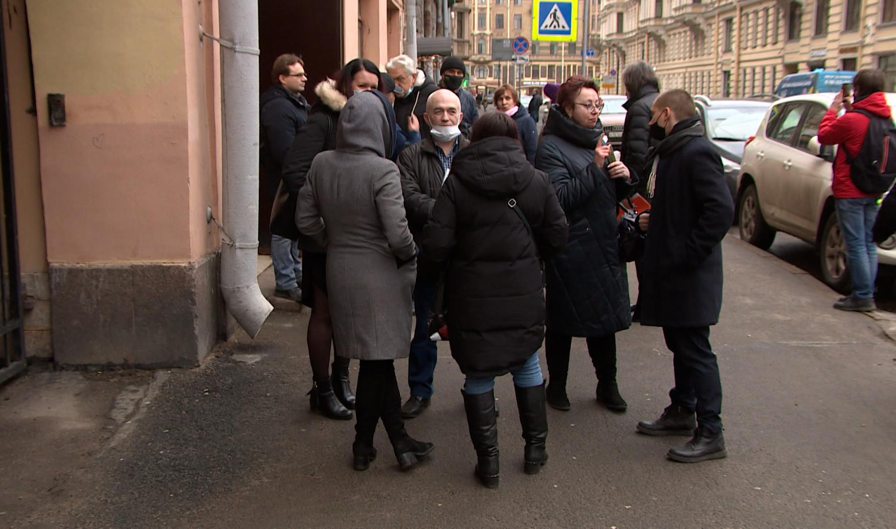 Жители дома на Исполкомской улице пытаются через суд остановить незаконные  перепланировки | Телеканал Санкт-Петербург