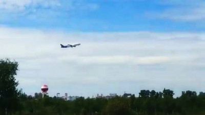 Новый российский пассажирский самолет МС-21 совершил первый испытательный полет