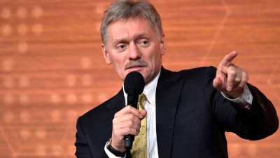 Песков заявил о сохранении угрозы третьей волны коронавируса