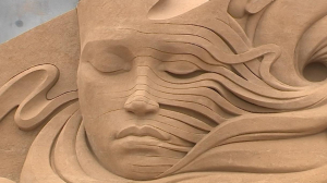 Песчаные скульптуры на пляже Петровпавловской крепости