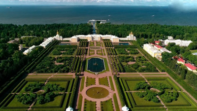 Четыре музея «Петергофа» закрылись из-за коронавируса