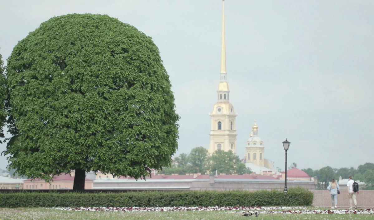 Сотни человек посетили Петропавловский собор в первые часы работы - tvspb.ru