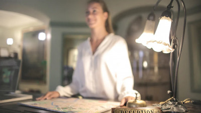 В Петербурге началась вакцинация от COVID иностранных сотрудников отелей