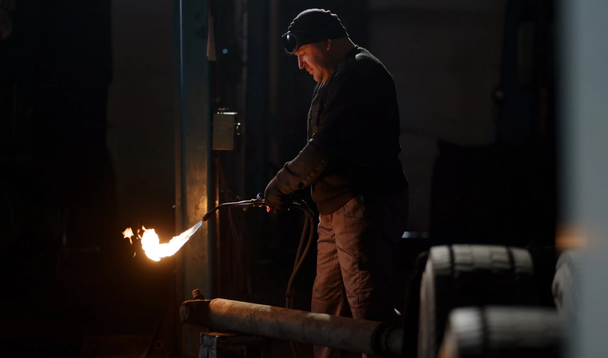 Электрогазосварщики, инженеры и повара: Стали известны актуальные вакансии  Петербурга | Телеканал Санкт-Петербург