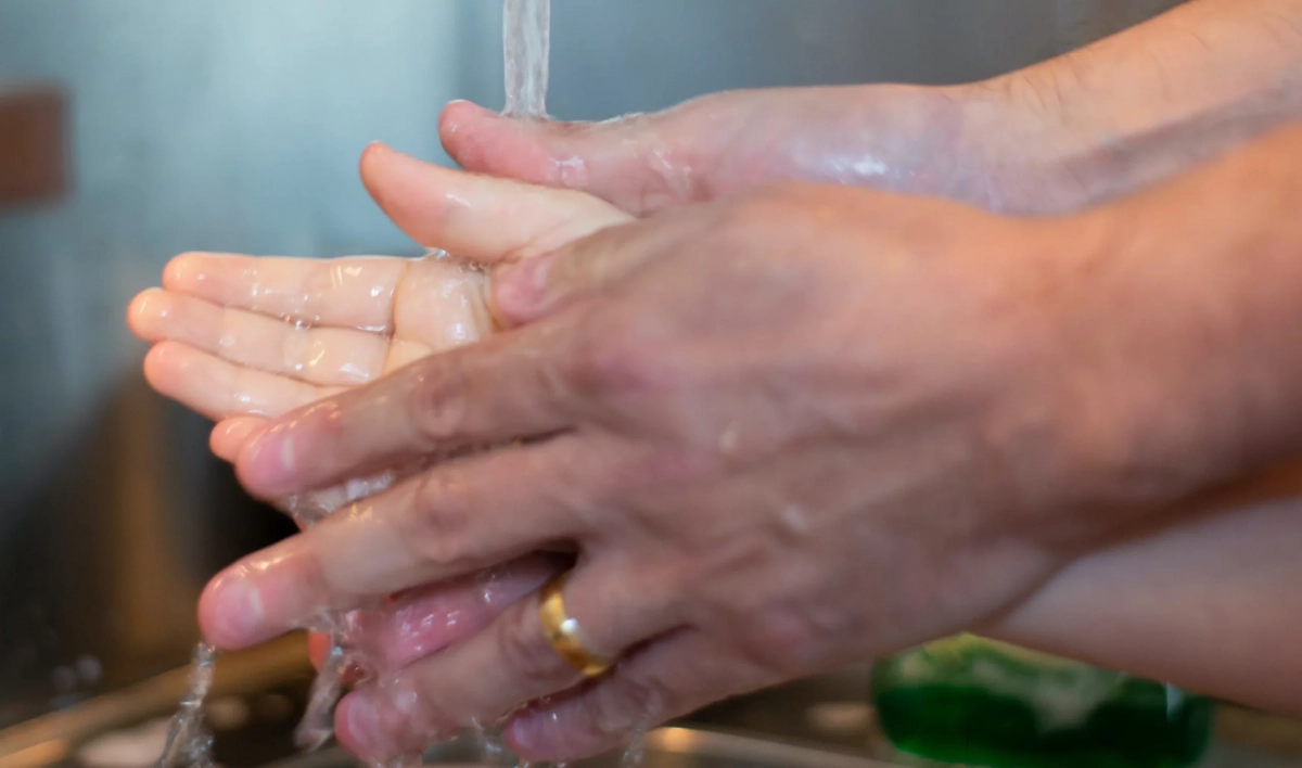 Штамм «дельта» и безответственность родителей: Врачи рассказали о резком росте детской заболеваемости COVID - tvspb.ru