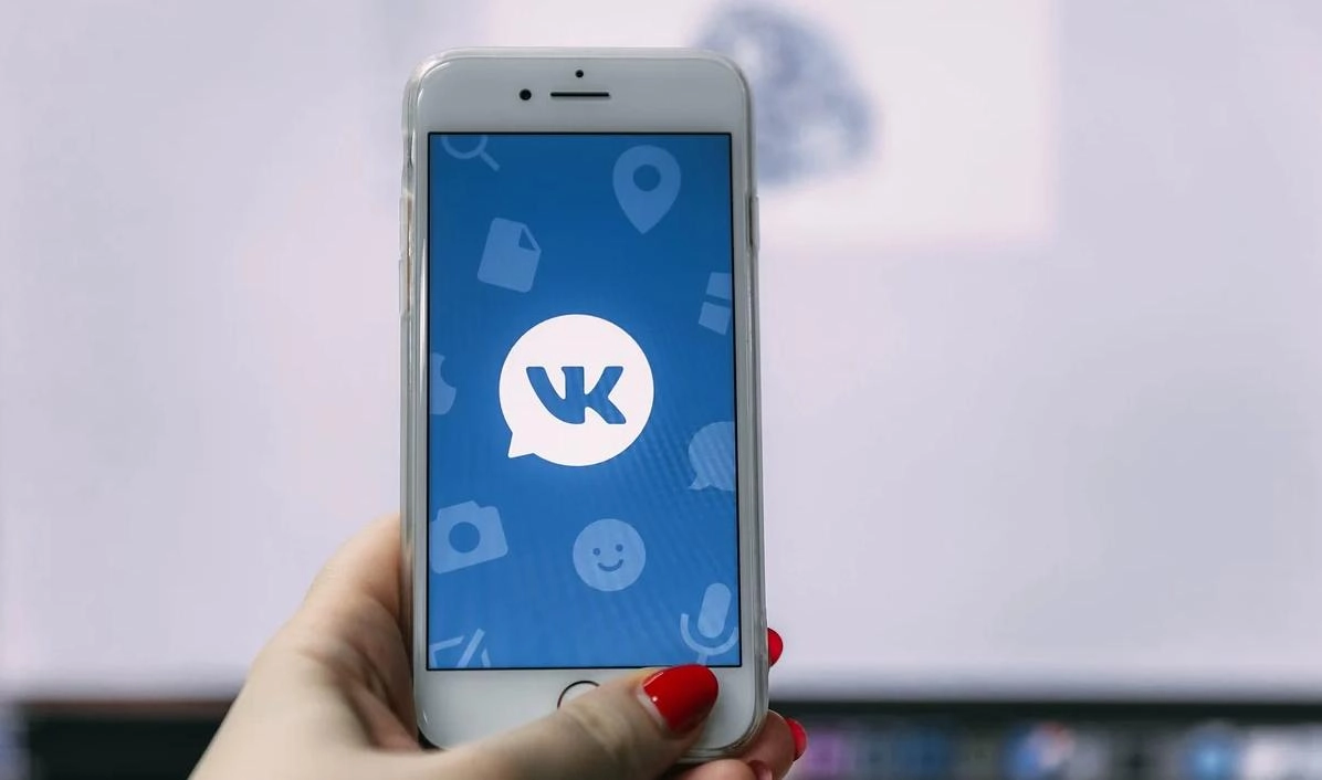 Социальная сеть «ВКонтакте» учится распознавать неприличные жесты - tvspb.ru