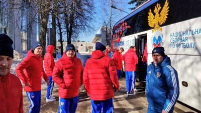 Сборная России по футболу проголосовала на выборах президента