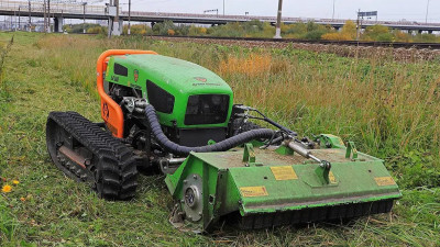 Роботы будут косить траву вдоль Октябрьской железной дороги