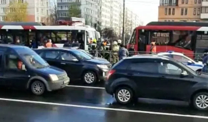 В ДТП с трамваями на Бухарестской улице пострадали 12 человек - tvspb.ru