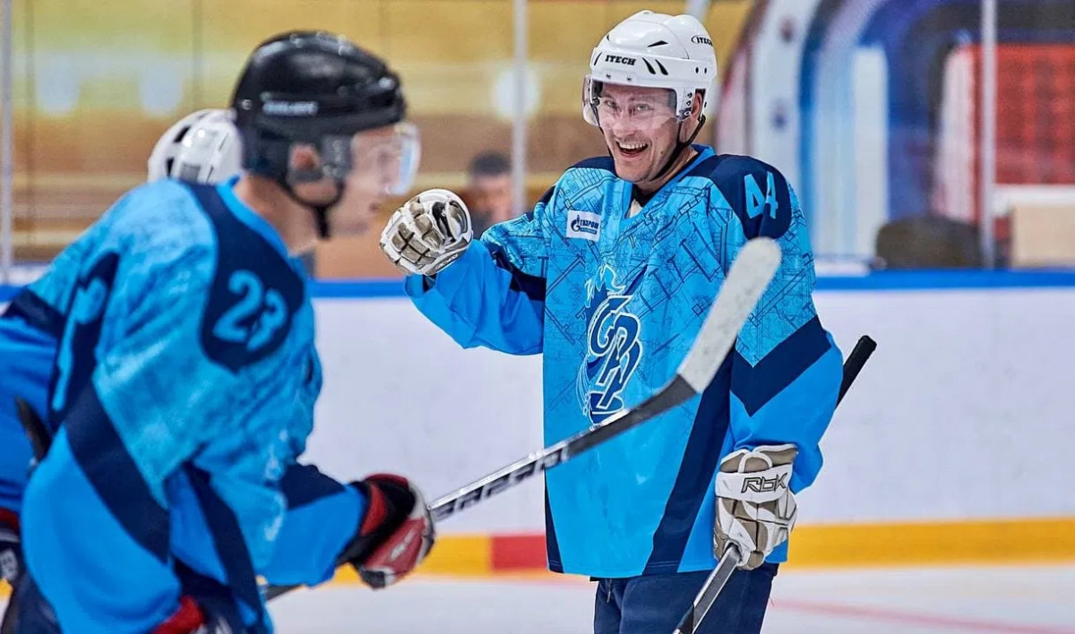 Любители хоккея вернулись на лед в Петербурге после нерабочих дней - tvspb.ru