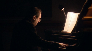 Ринат Шакиров исполнил фортепианный цикл «Двадцать взглядов на младенца Иисуса» Оливье Мессиана