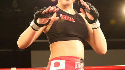 «Девушка должна оставаться девушкой». Петербургский боец ММА заявил, что не приветствует женские бои