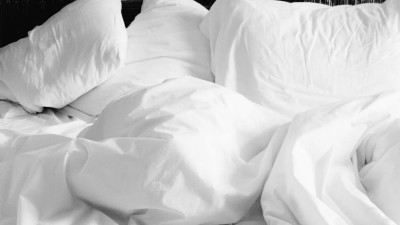 Эксперт заявил, что слабость при коронавирусе нельзя «перебарывать»