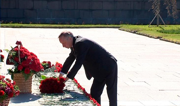 Ветераны поблагодарили Александра Беглова за возложение цветов на Пискаревском кладбище