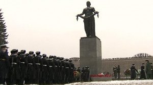Торжественно-траурная церемония прошла на Пискаревском кладбище